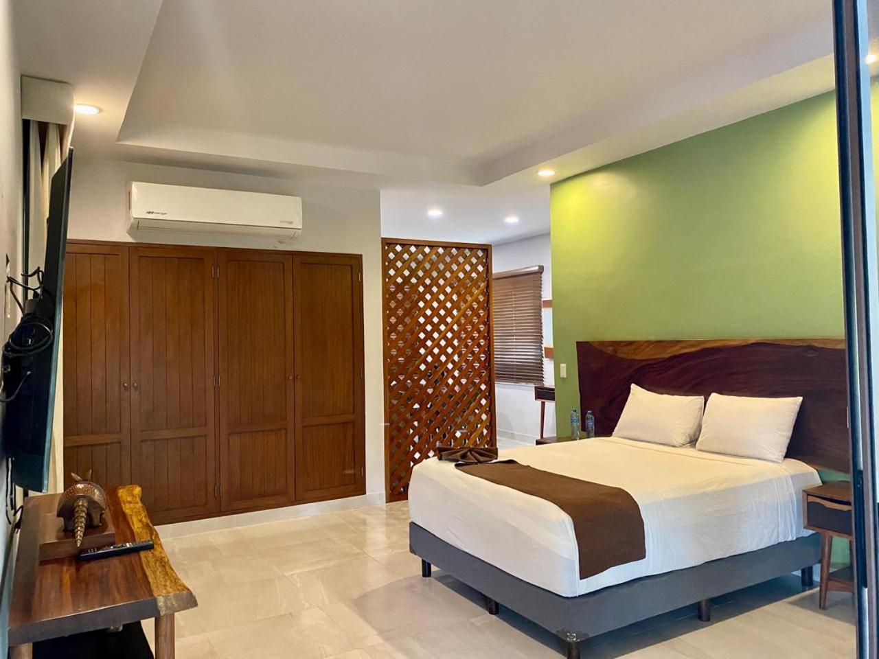 Xuux Peek By Tecnohotel Yaxche Exterior photo